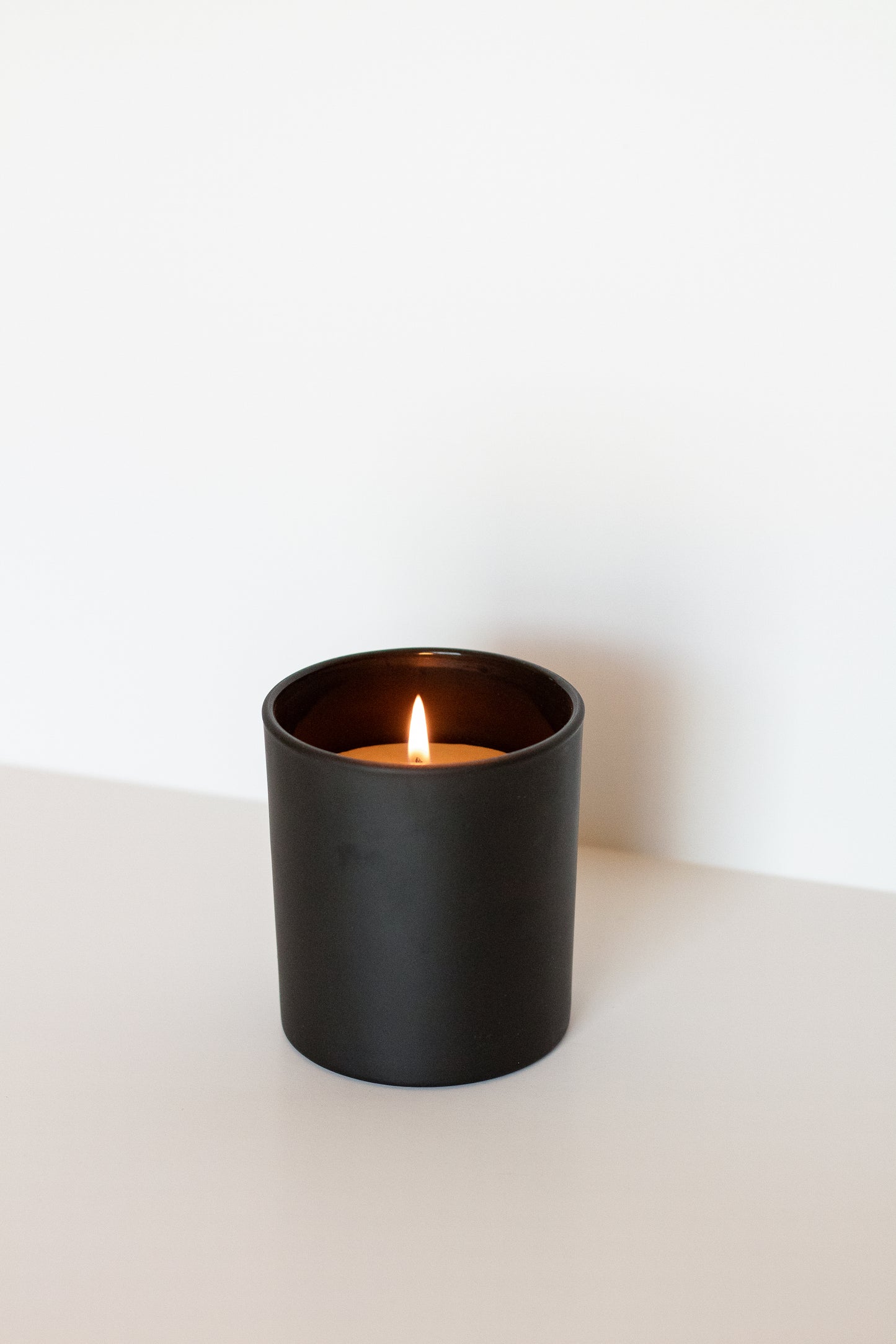 Black Ceramic Candle with Bamboo Lid